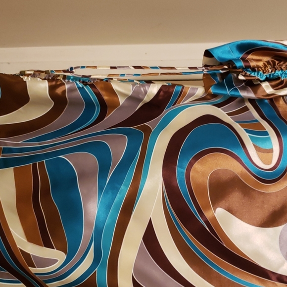 Fun Dress - Picture 2 of 6